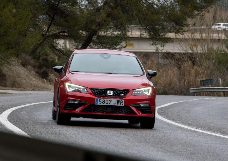  Seat Leon Cupra 300 2017 года  (WW) (фото 10 из 49)